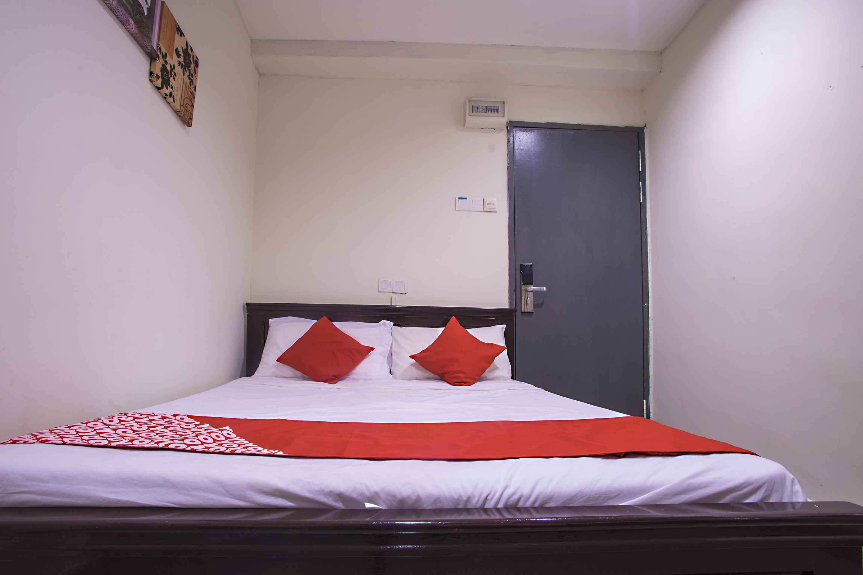 Kk Hotel @ Каджанг Екстериор снимка