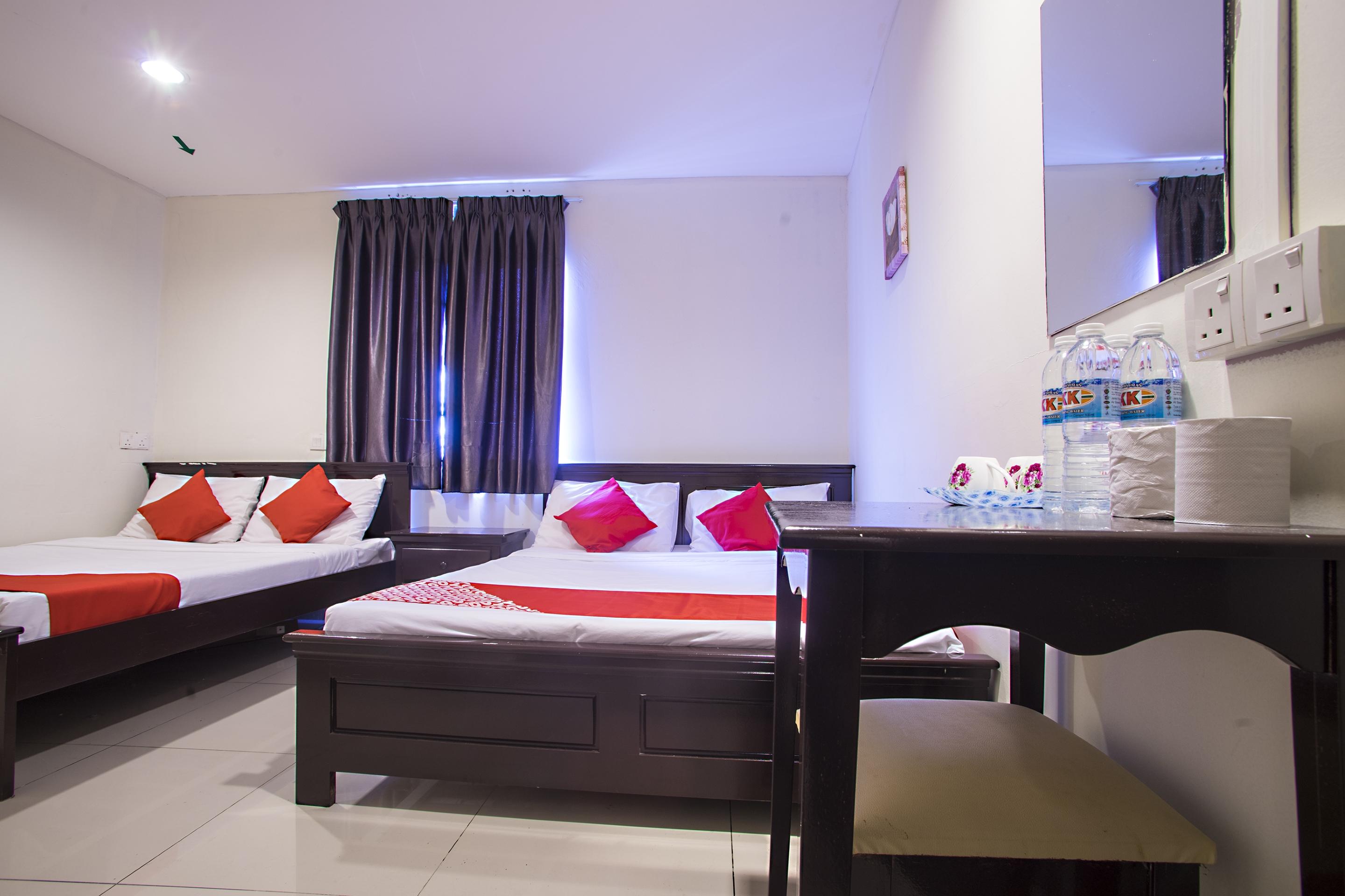 Kk Hotel @ Каджанг Екстериор снимка