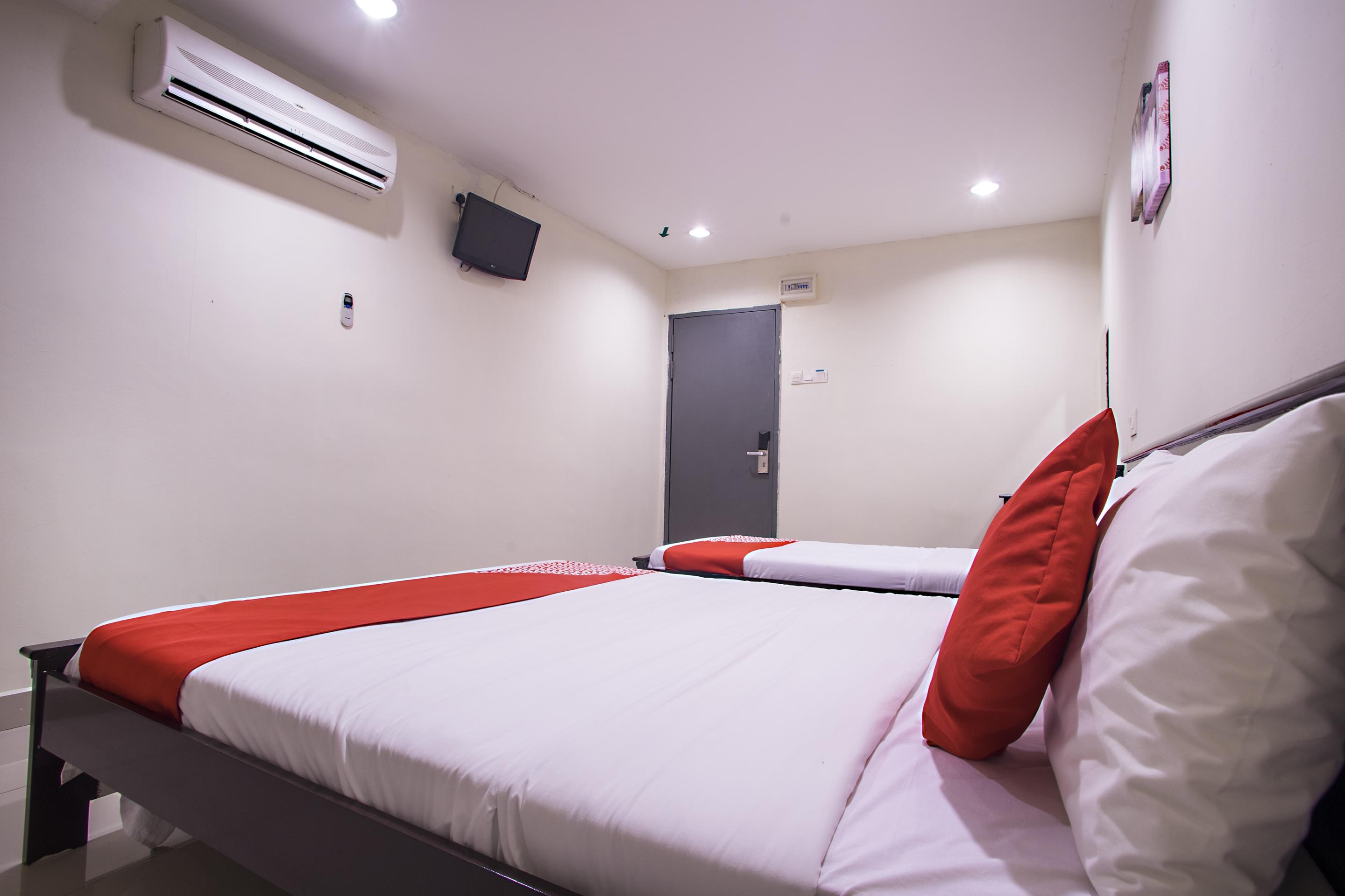 Kk Hotel @ Каджанг Екстериор снимка