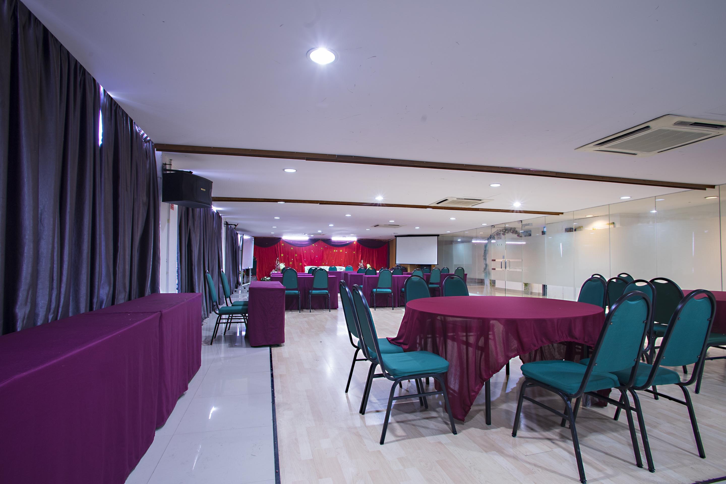 Kk Hotel @ Каджанг Екстериор снимка