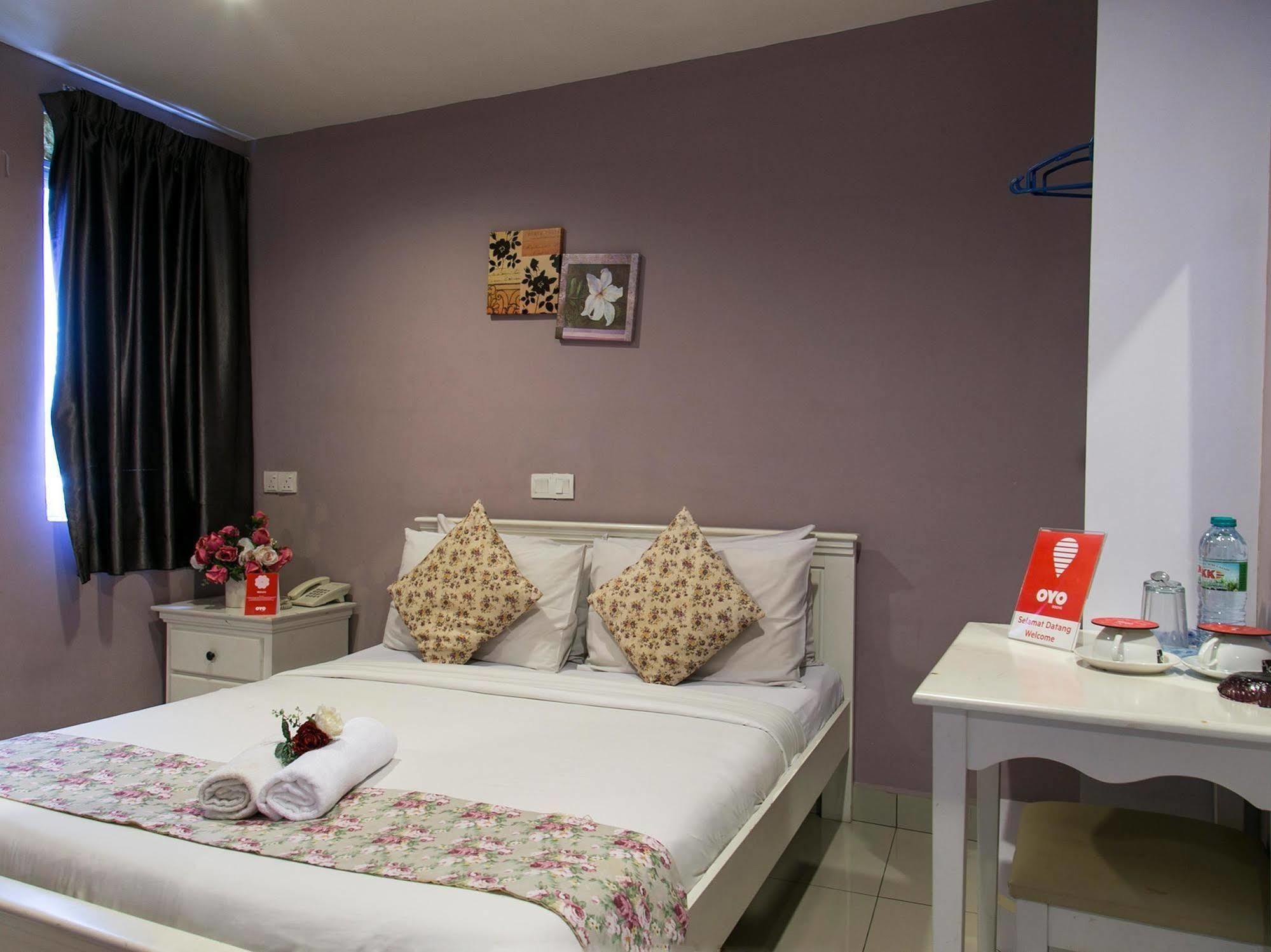 Kk Hotel @ Каджанг Екстериор снимка