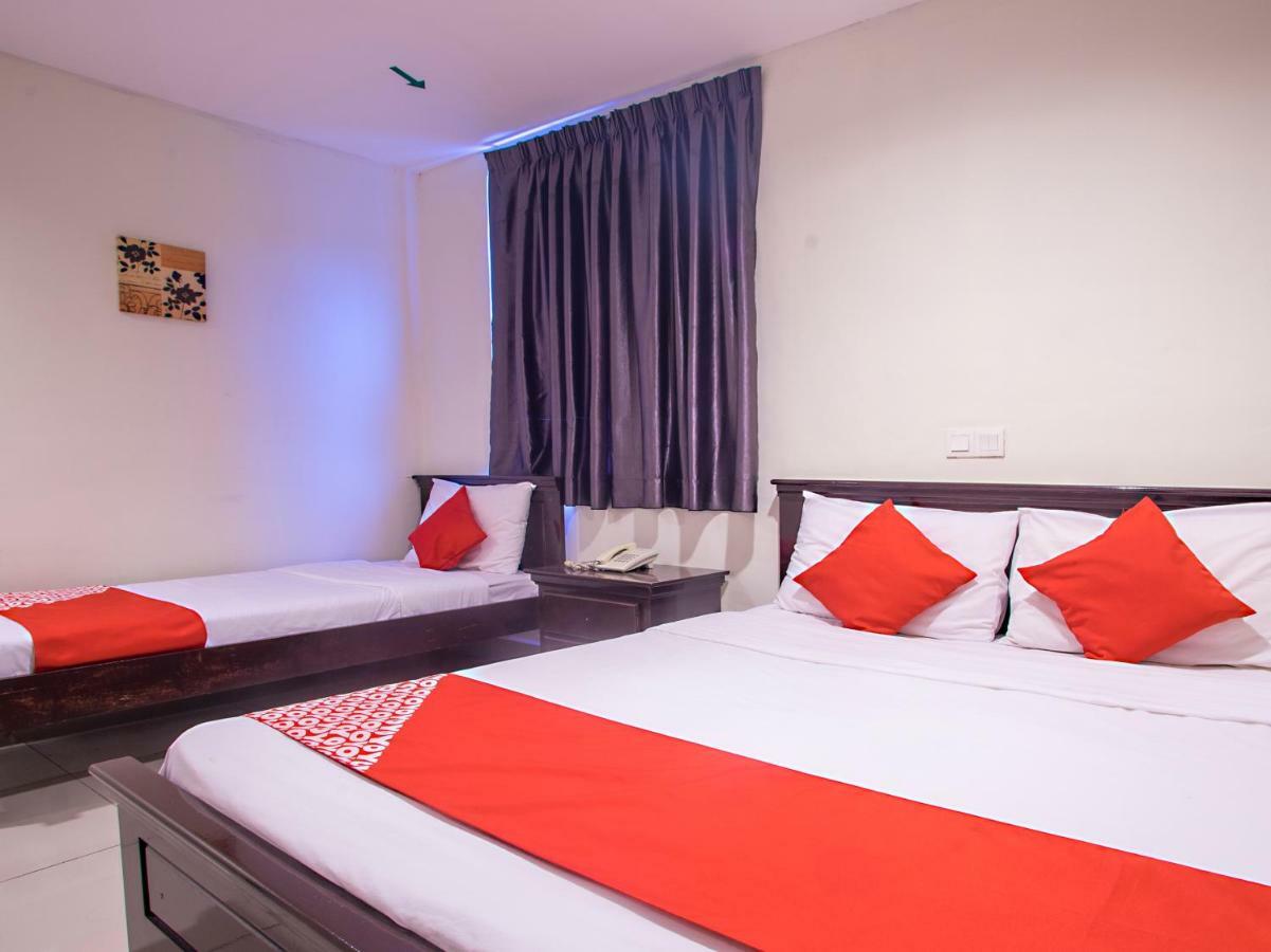 Kk Hotel @ Каджанг Екстериор снимка