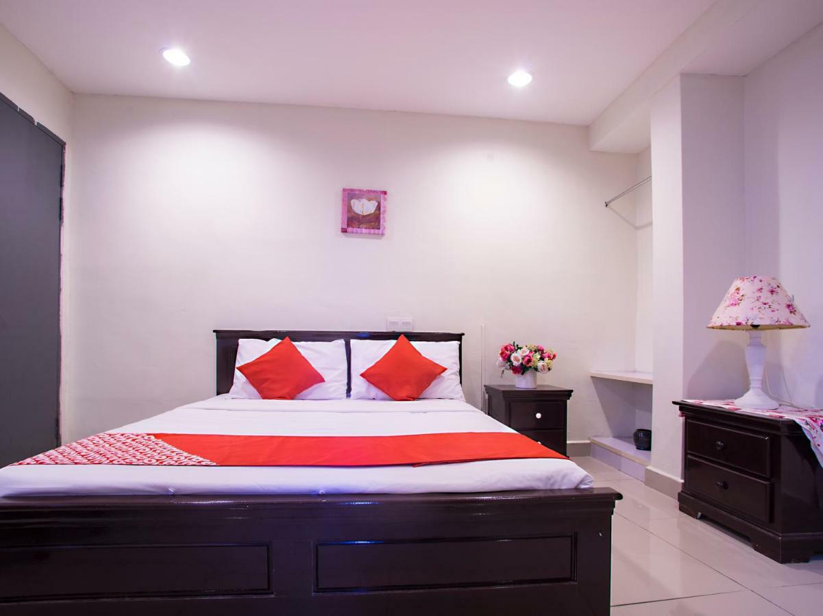 Kk Hotel @ Каджанг Екстериор снимка