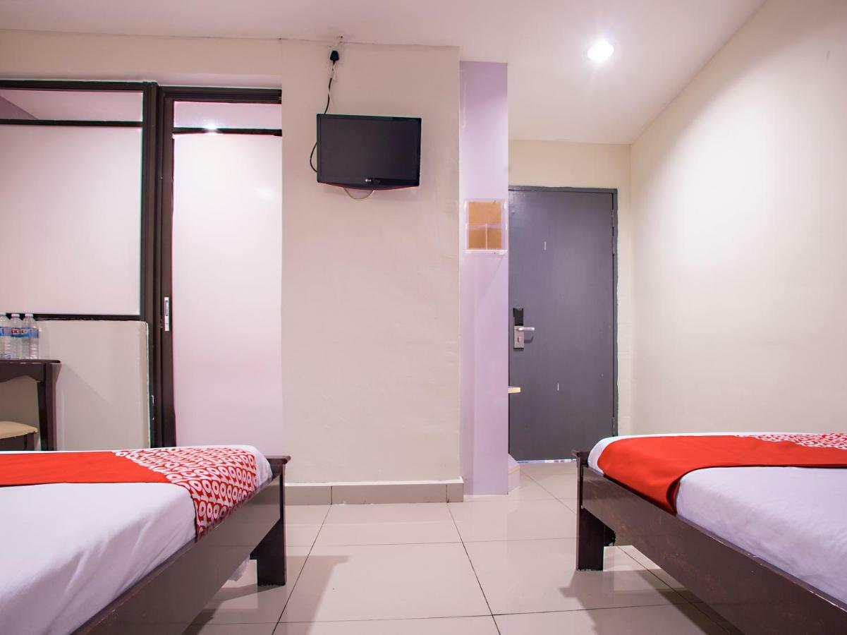 Kk Hotel @ Каджанг Екстериор снимка