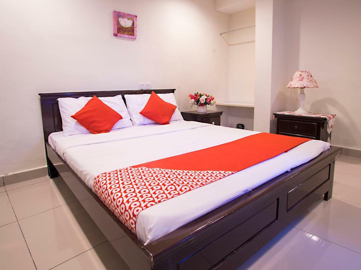 Kk Hotel @ Каджанг Екстериор снимка