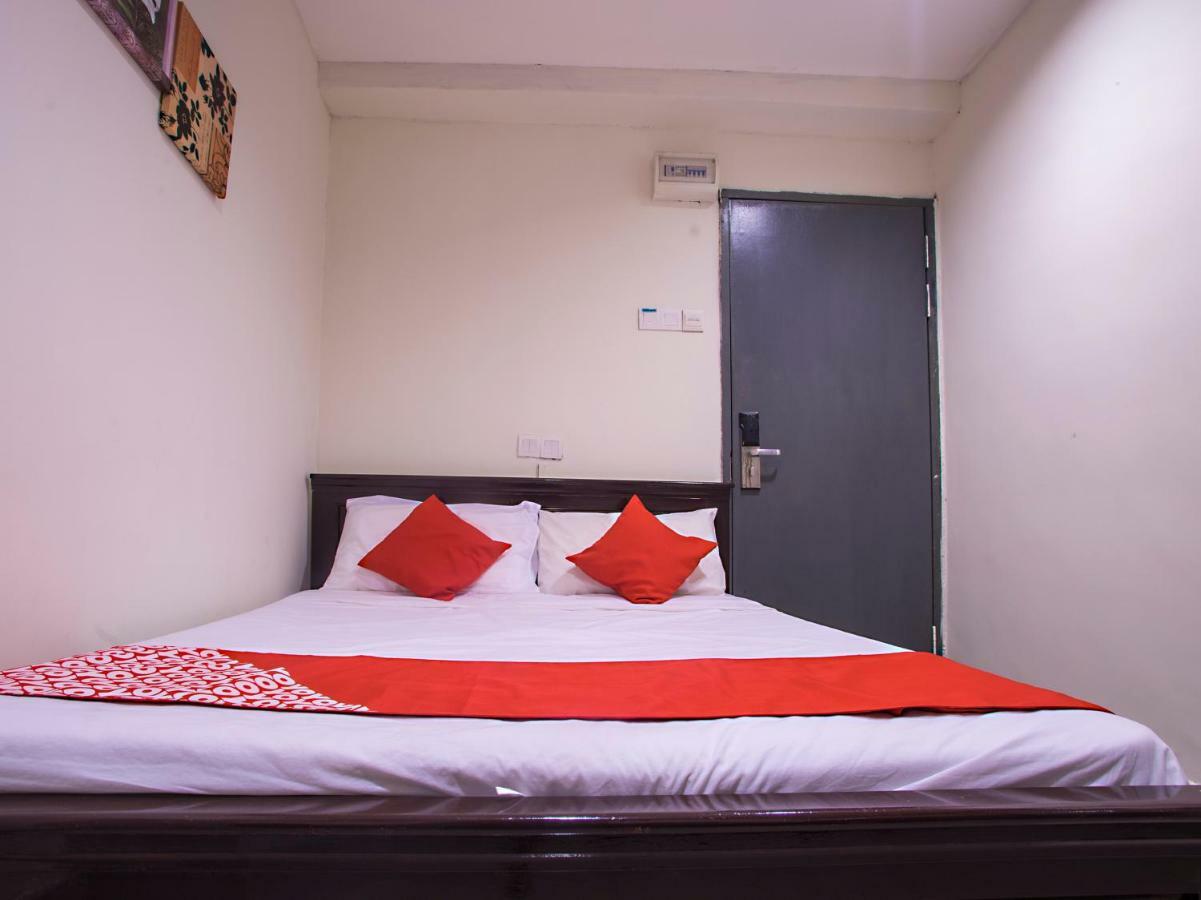 Kk Hotel @ Каджанг Екстериор снимка